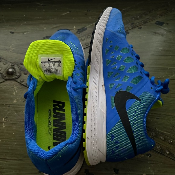 Nike “running” Shoes - Picture 4 of 5